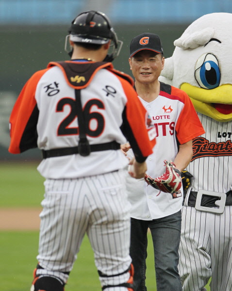 한국타이어 백철운 딜러의 시구장면